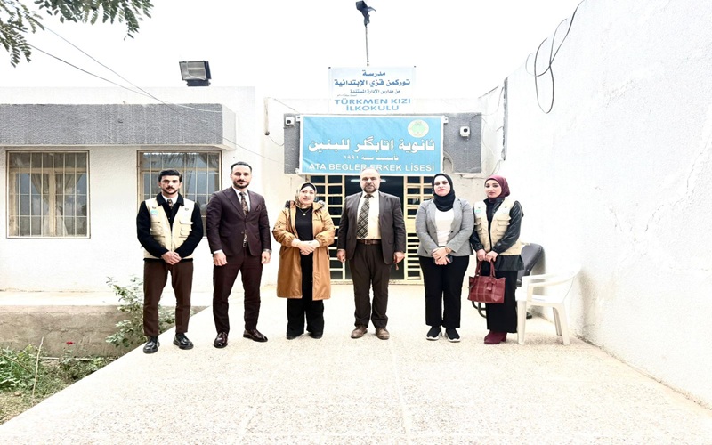 مساعدة عدد من طلاب المدارس الابتدائية ماديًا ومعنويًا