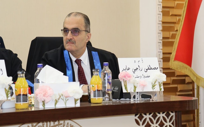 عميد كلية التربية للعلوم الصرفة الأستاذ الدكتور مصطفى راجي عايد ، يشارك في لجنة مناقشة أطروحة الدكتوراه للتدريسية ليلى عبد الصمد أكبر من كلية التربية للعلوم الصرفة