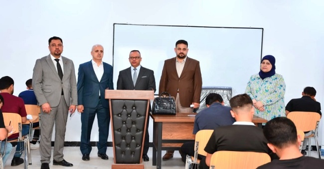 عميد كلية العلوم يواصل جولاته التفقدية لمتابعة سير امتحانات طلبة المستوى الأول