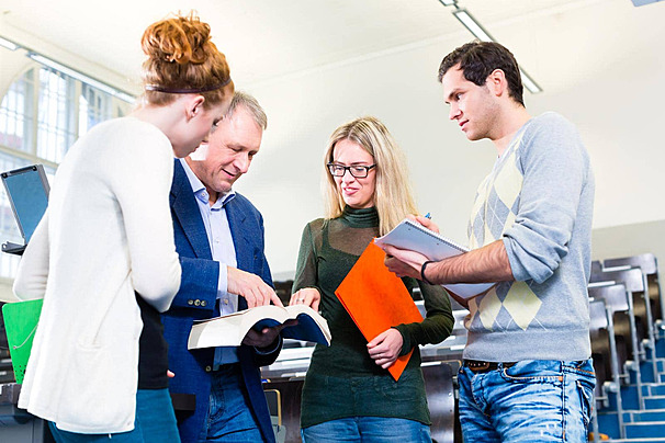 التدريسيون والباحثون