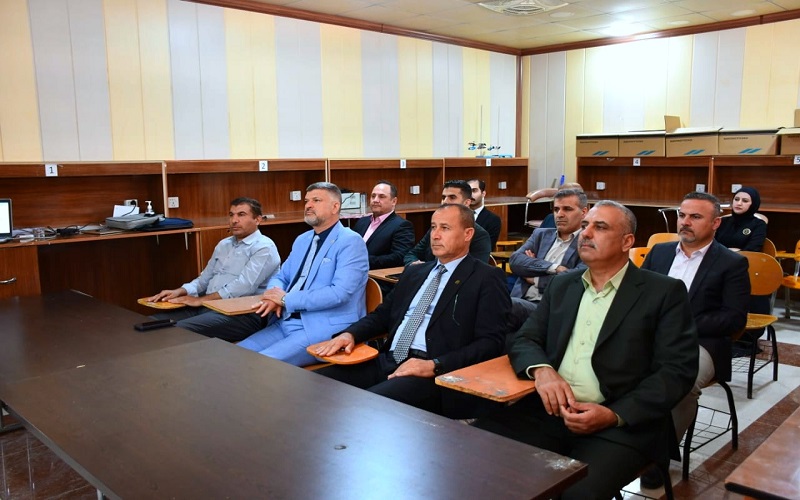 قسم الفيزياء في كلية العلوم ينظم سميناراً علمياً عن العدسات الكهرومغناطيسية وتطبيقاتها المتقدمة