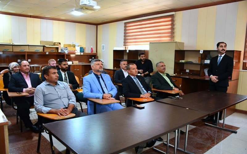 قسم الفيزياء في كلية العلوم ينظم سميناراً علمياً عن العدسات الكهرومغناطيسية وتطبيقاتها المتقدمة  برعاية السيد عميد كلية العلوم الأستاذ الدكتور عبدالله علي محمد تميم المحترم، وبإشراف السيد رئيس قسم الفيزياء الأستاذ المساعد الدكتور معد محمد أمين محمد المحتر