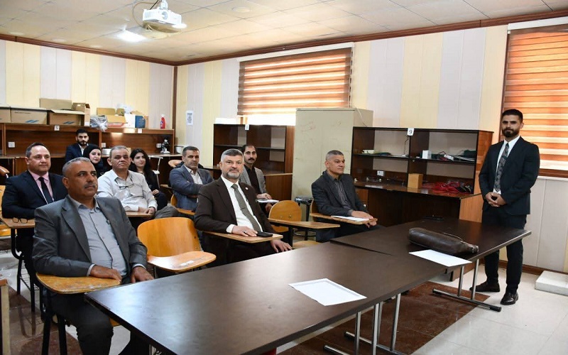 قسم الفيزياء في كلية العلوم ينظم سميناراً علمياً عن مصادم الهادرونات الكبير