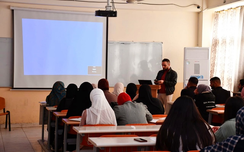 كلية العلوم تنظم ندوة إرشادية حول الإسعافات الأولية لطلبة قسم الكيمياء