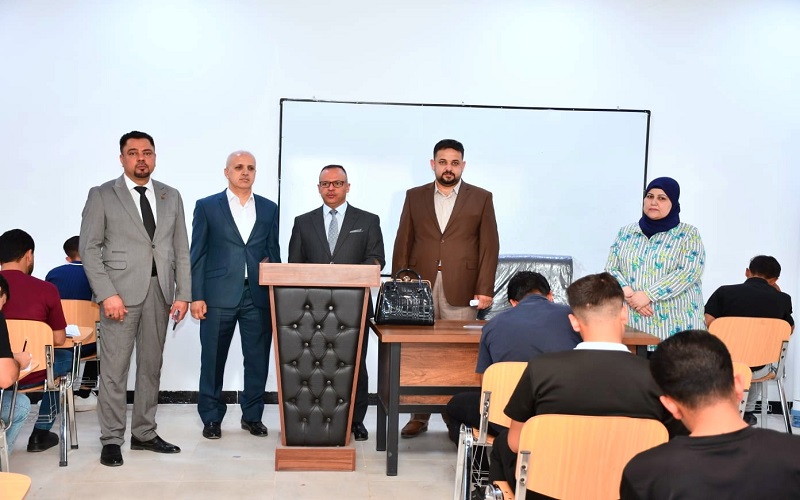 عميد كلية العلوم يواصل جولاته التفقدية لمتابعة سير امتحانات طلبة المستوى الأول