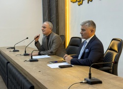 The Dean of the Faculty of Physical Education and Sports Sciences holds an extensive meeting with the staff.