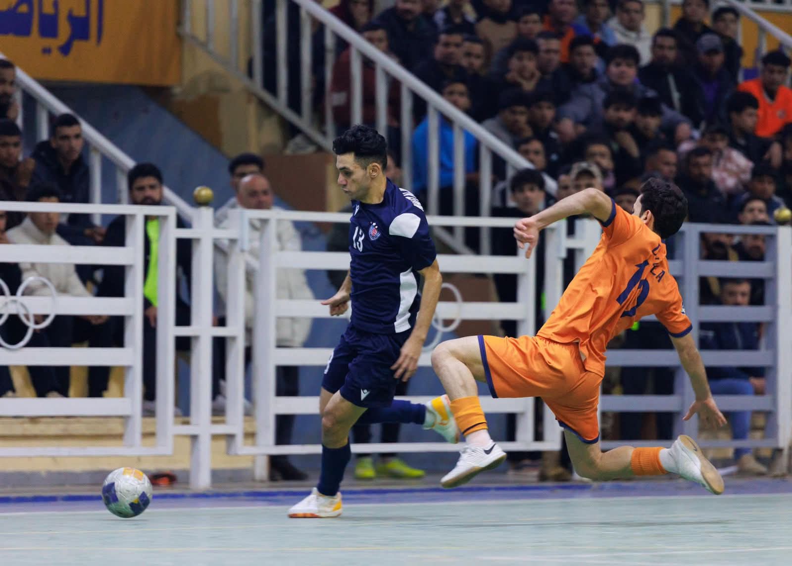 لقطة من المباراة 1