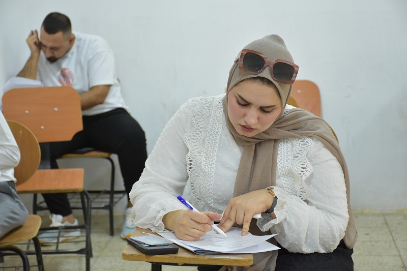 Dean of the College of Physical Education and Sports Sciences inspects the progress of the second round exams for postgraduate students