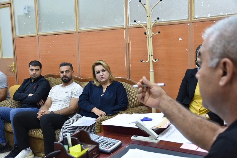 The head of the Individual Games Branch at the College of Physical Education and Sports Sciences organizes a meeting with a number of teachers