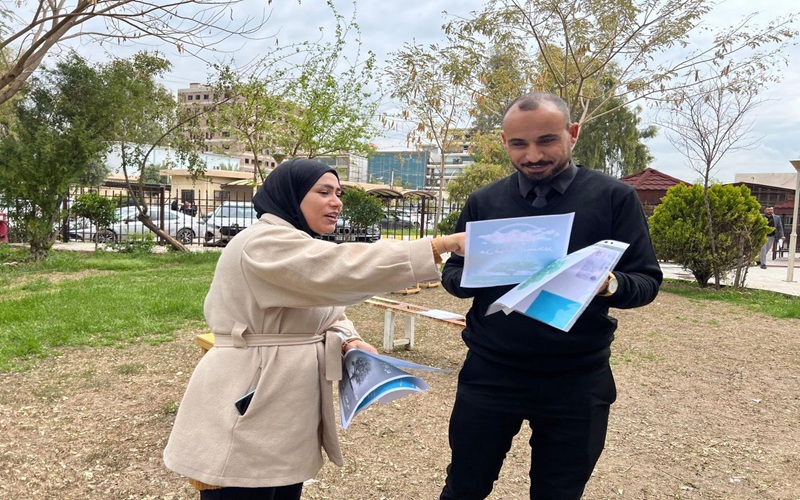 كلية التربية للبنات في جامعة كركوك توزّع بوسترات توعوية