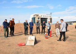 كلية علوم الحاسوب وتكنولوجيا المعلومات تنظم ممارسة عملية لإطفاء الحرائق