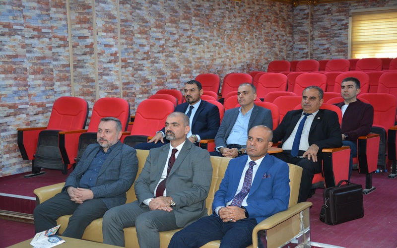 كلية علوم الحاسوب وتكنولوجيا المعلومات تنظم ندوة حول أدوات كتابة البحث العلمي التي يعتمدها المجلات الرصينة