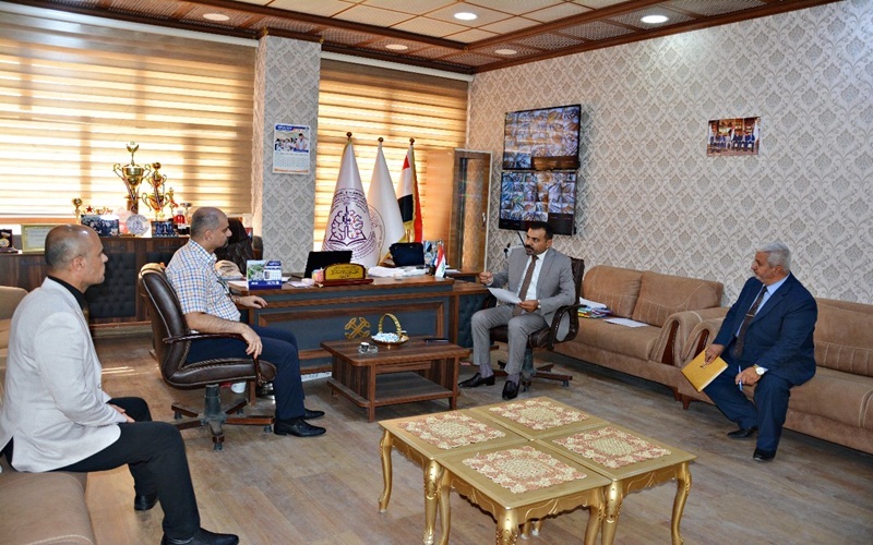 اللجنة المركزية لمتابعة الامتحانات تتفقد سير الاختبارات في كلية علوم الحاسوب وتكنولوجيا المعلومات  