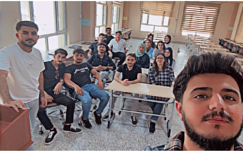 كلية علوم الحاسوب وتكنولوجيا المعلومات تنظم حملة تطوعية لتنظيف وتنظيم مختبرات الكلية