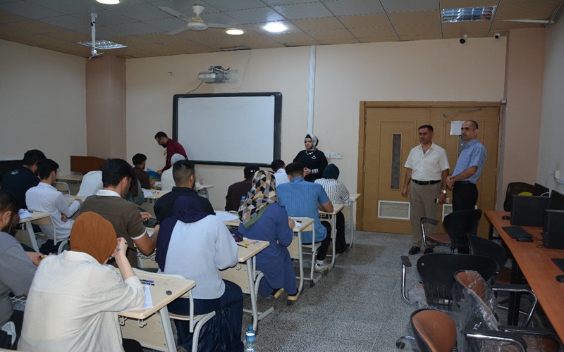 كلية علوم الحاسوب وتكنولوجيا المعلومات تباشر امتحانات الدور الثاني لطلبة الدراسات الأولية