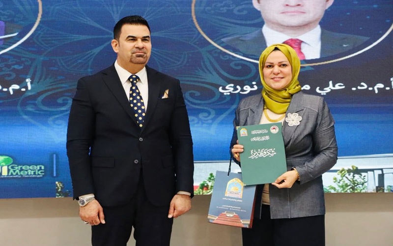 السيد رئيس الجامعة يكرّم باحثين متميزين من كلية علوم الحاسوب