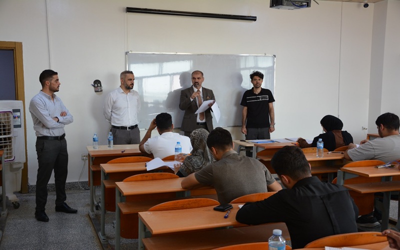 كلية علوم الحاسوب وتكنولوجيا المعلومات تباشر امتحانات الدور الثاني لطلبة الدراسات الأولية