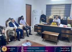 The Assistant Dean for Administrative Affairs holds a meeting with staff members.