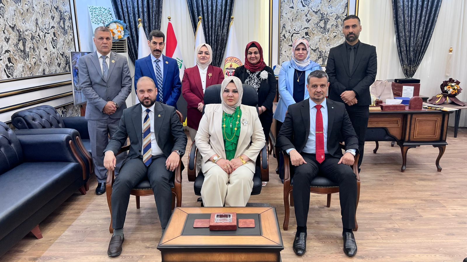 يتألف المجلس من ...