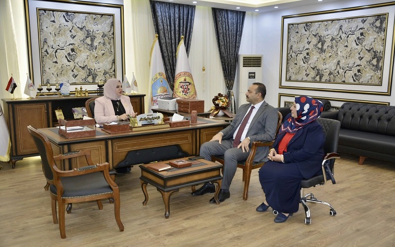 اللجنة المركزية لمتابعة الامتحانات تتفقد كلية الطب البيطري .