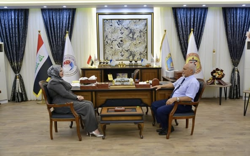 عميدة كلية الطب البيطري تلتقي بالعميد الاسبق لكلية الطب البيطري 