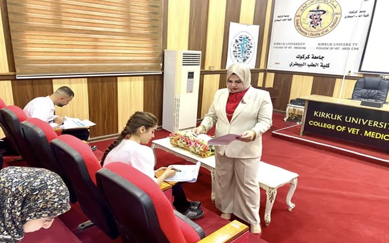 طلبة كلية الطب البيطري يؤدون امتحانات الدور الثاني 