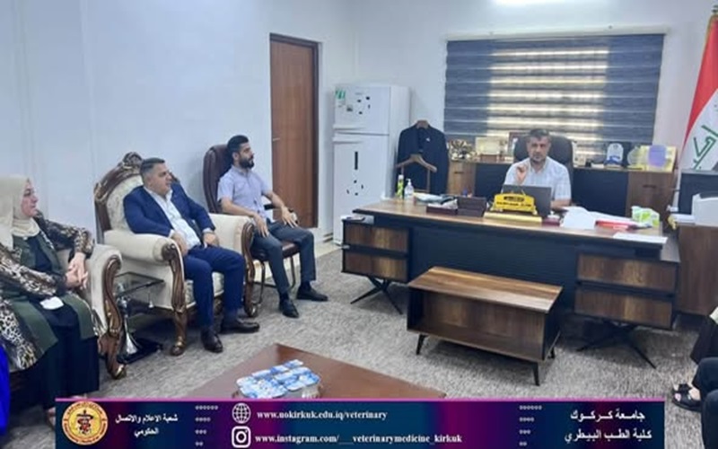 The Assistant Dean for Administrative Affairs holds a meeting with staff members.